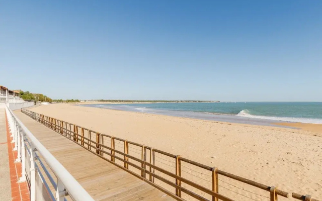 Stay Steps From the Atlantic Sands