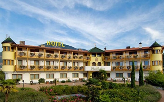 Отель Gardenhotel Premstaller Терлано вид на фасад