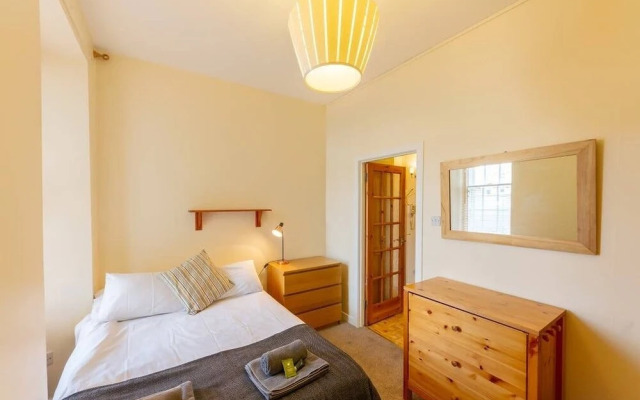 Cozy Apartment near The Meadows