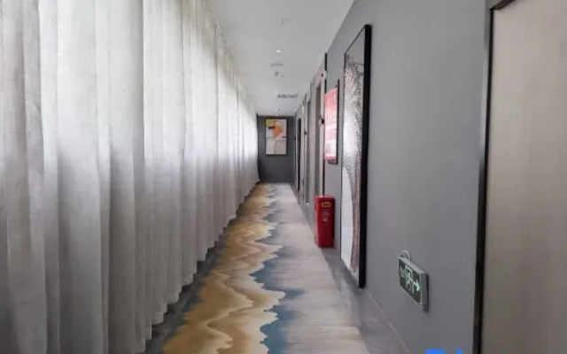 Tiancheng Hotel (Huaxi Biancheng Building)