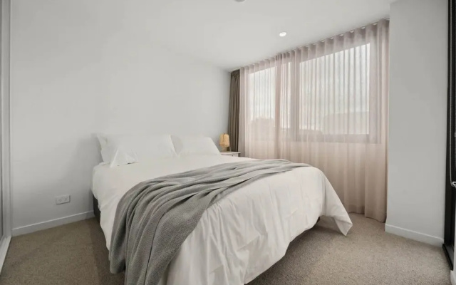 Experience Elegance in This Chic 1-bed Unit