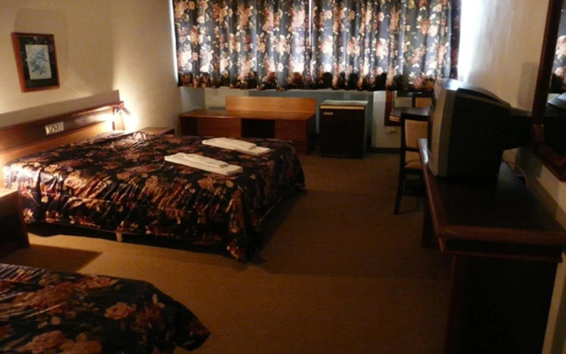 UpFront Hotel Lanville
