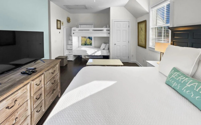Sand Piper 1 Bedroom Home by RedAwning