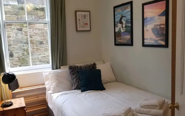Central 3 Bedroom Next to Leafy Meadows