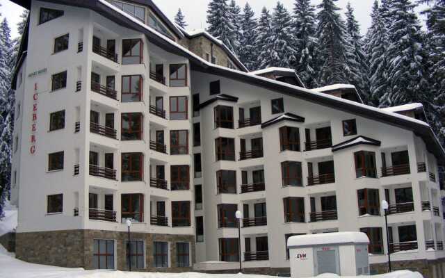 Отель Aparthotel & SPA Iceberg вид на фасад