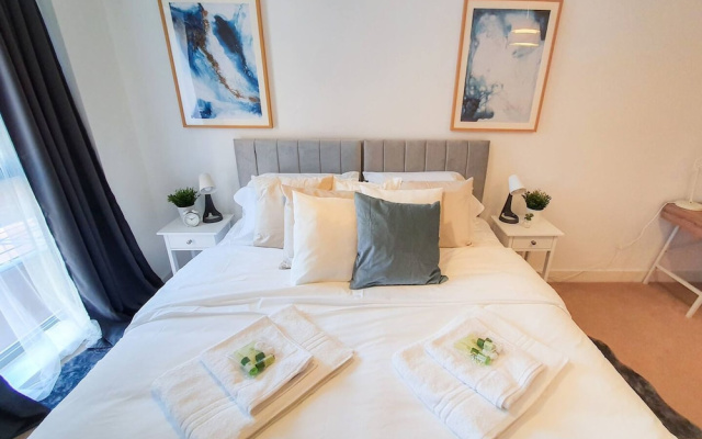 Lovely Flat in Kiln Close With Free Parking