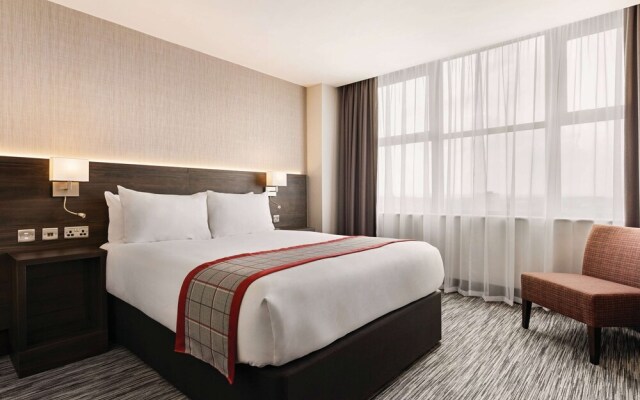 Ramada by Wyndham Leeds East 2