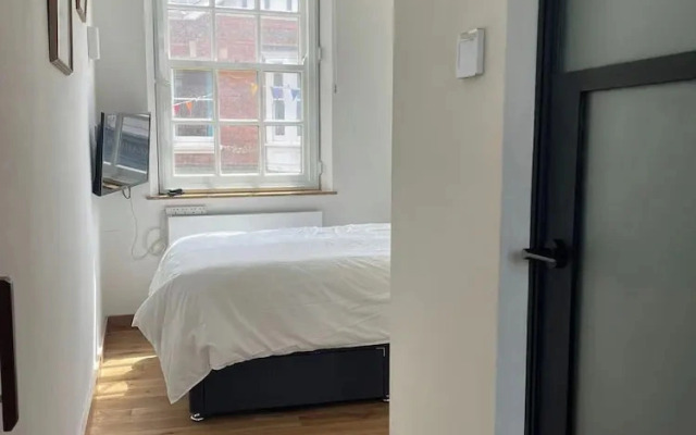 Apartment Sleeps 6 With Parking