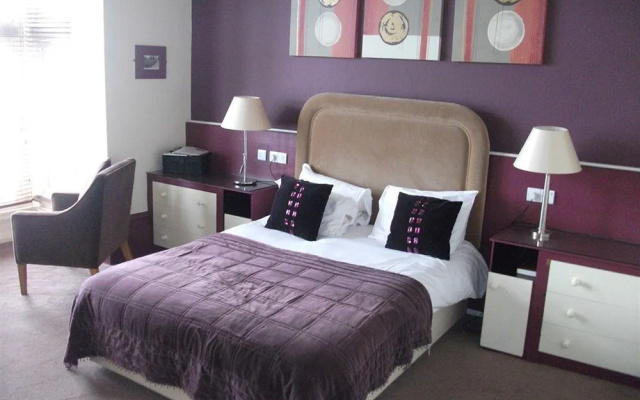 The New Staincliffe Hotel