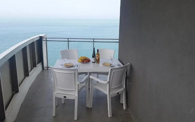 SEA-VIEW Beluga & Dolphin Luxury HOTEL apartments