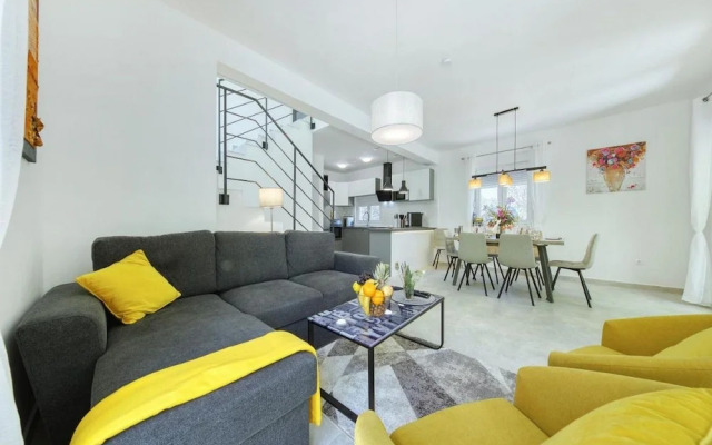 Luxury Villa Gaby With Heated Pool