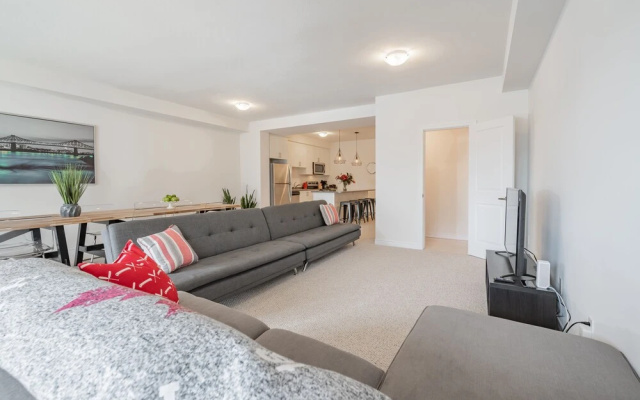 Elegant Brand New Town House