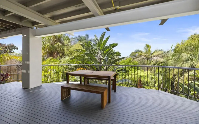 Spacious 5-bed Beach House With Ocean View