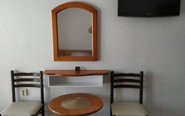 Vila Mostrovi