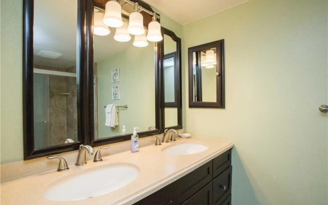 Kamaole Sands 8402 - Two Bedroom Condo