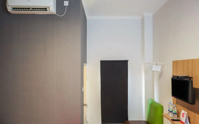 Pasar Baru Inn by OYO Rooms