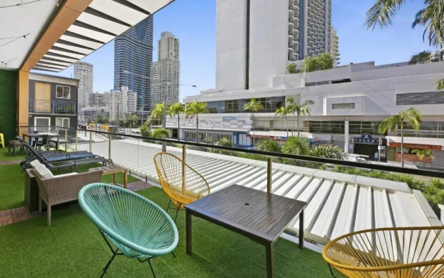 Tequila Sunrise Hostel Surfers Paradise
