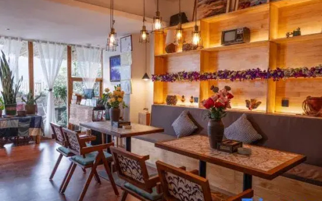 Yuanyang Huaweiwo No.2 Inn (Duoyishu Terraced Field Sunrise Inn)