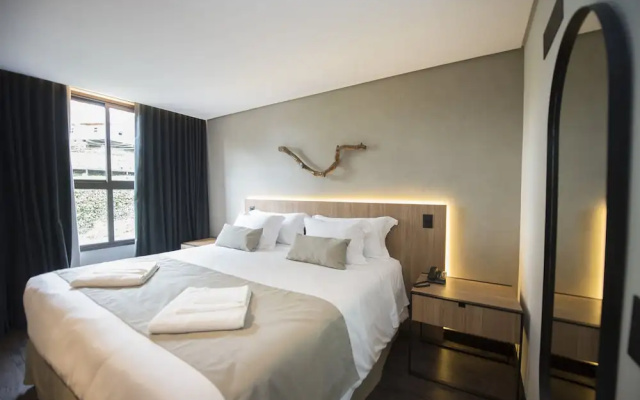 Pinot Hotel