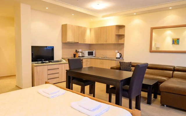 Parklands Hotel