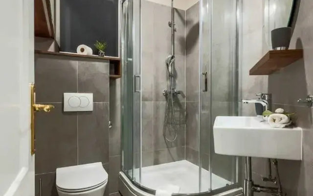 Green, Deluxe Two Bedroom Suite