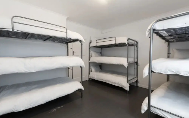 DS Backpackers Hostel