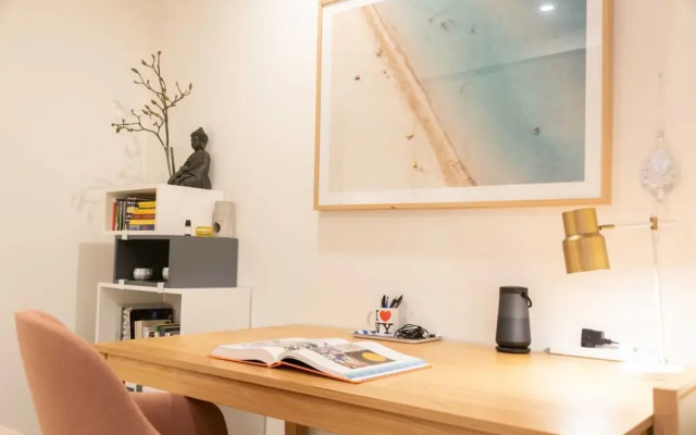 Trendy 1 Bedroom Apartment In The Heart Of Collingwood