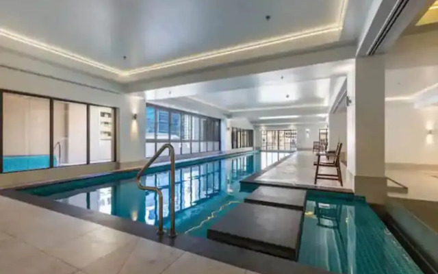 Bright 1 Bedroom Beauty with Balcony Zodiak Stays