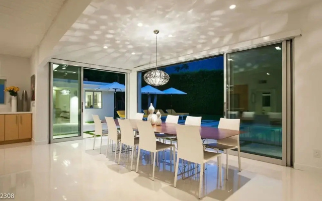 La Paloma Palms
