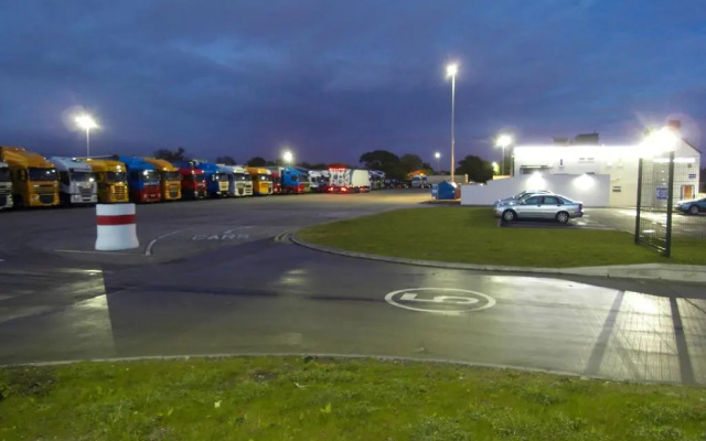 Road King Hollies Truckstop Cafe
