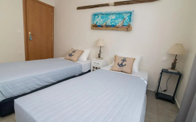Lovely apartment just infront of the beach