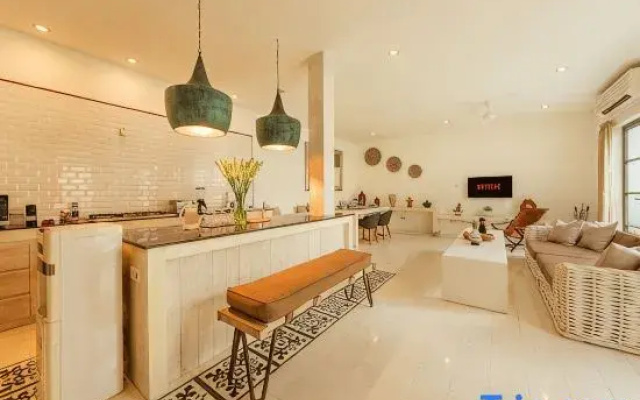 Stylish 3BR Escape, 5 Mins to Seminyak Beach