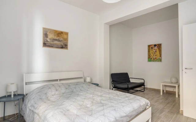 Gorgeous Apartment in Ragusa With Balcony