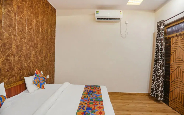 FabHotel Moon Gaze Inn