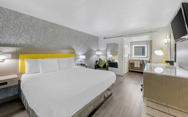 Hillstone Inn Tulare, an Ascend Collection Hotel