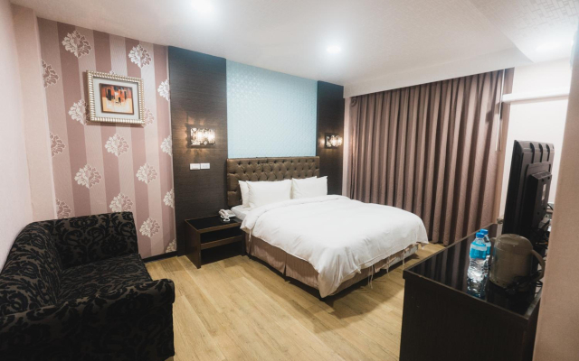 The River Fashion Hotel