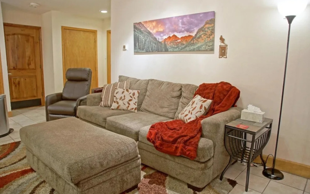 Lion Square Lodge #277 - 2 Br Apts
