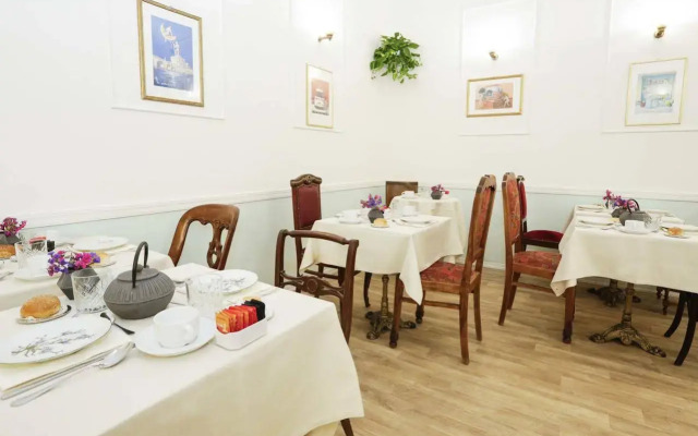 Angel Hotel