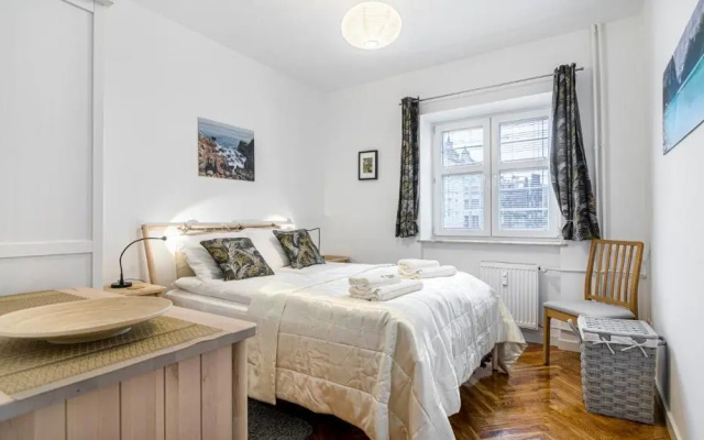 BillBerry Apartments - Four Lions