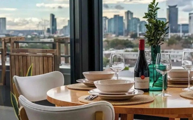 City Meets The Sea Melbourne Penthouse
