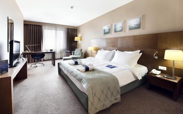 Radisson Blu Conference & Airport Hotel, Istanbul Турция, Стамбул - - забронировать отель Radisson Blu Conference & Airport Hotel, Istanbul, цены и фото номеров комната для гостей