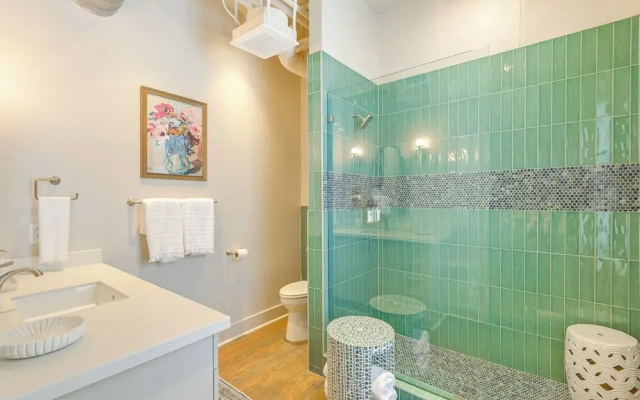 Walk to Vanderbilt: Eclectic Apt in Nashville