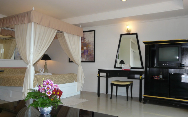 Orchid Hotel and Spa Kalim Bay