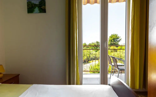 Simplistic Apartment in Rogoznica near Sea Beach