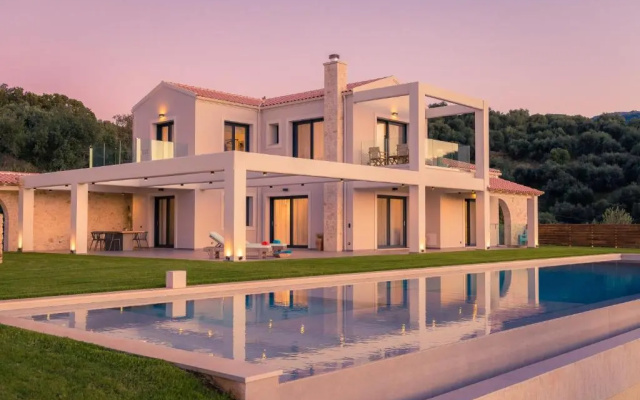 Luxury Villa Ebellina by MediterraneanVillas
