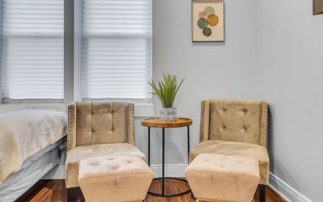 Brewerytown Balcony Retreat 2BR Haven