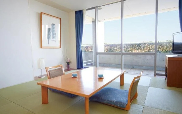 TOTO Seawind Awaji