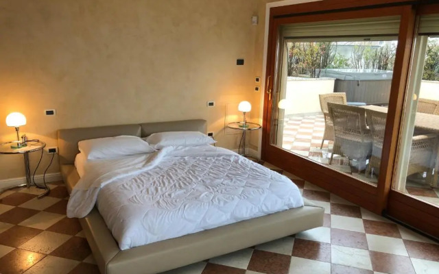 Lake Front Luxury Suites (Adults Only)