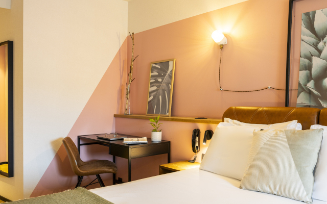 Отель Indigo Antwerp - City Centre, an IHG Hotel