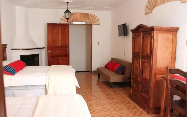 Casa Del Arco Antigua